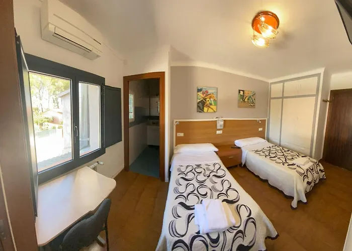 Les Roques فندق Báscara