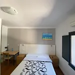 Les Roques Отель