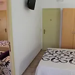 Отель Les Roques