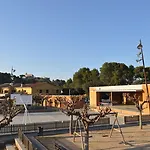 Les Roques Отель