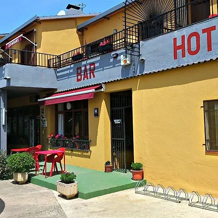 Les Roques Hotell Báscara