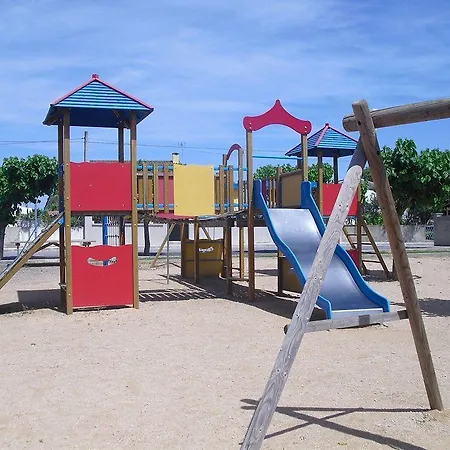 Les Roques Отель