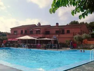 Отель Les Roques *