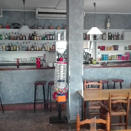 Les Roques Отель Bascara