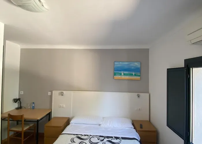 Les Roques Otel
