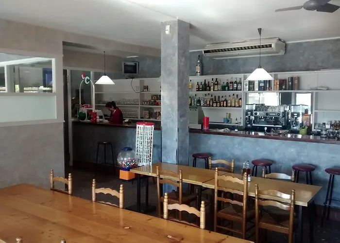 Otel Les Roques Báscara